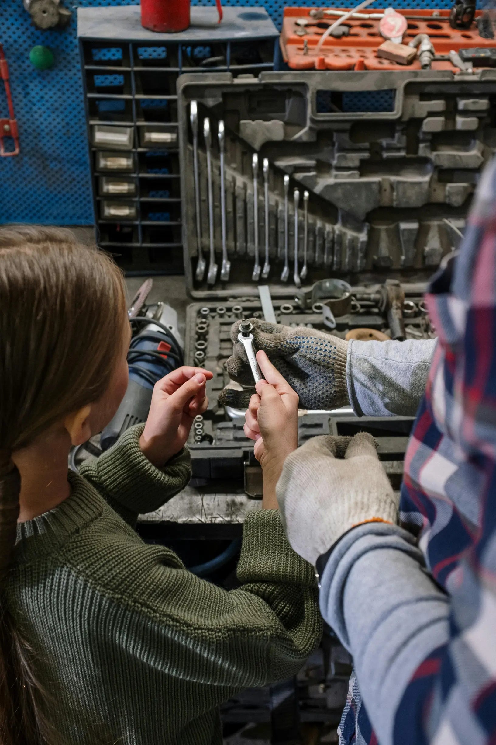 Which 10 measurements and attachment points should you check before buying accessories?
